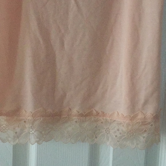 Tops - Picture 3 of 4